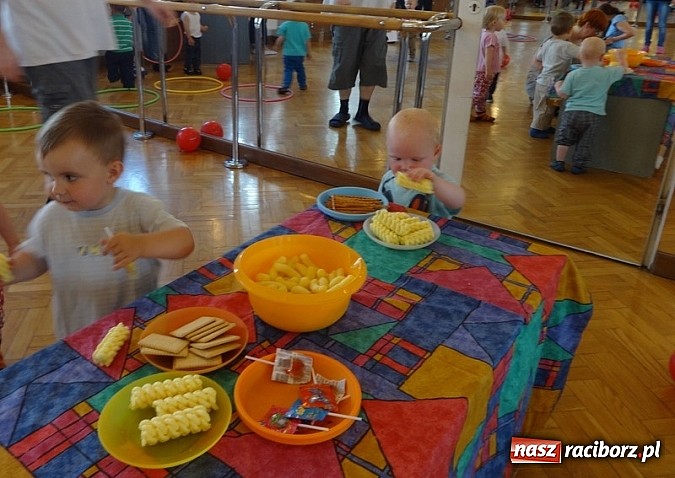Zdjęcie w galerii na portalu naszraciborz.pl: Majówki grupy Fiku-miku w RCK wiadomości z regionu