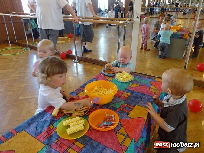 Zdjęcie w galerii na portalu naszraciborz.pl: Majówki grupy Fiku-miku w RCK wiadomości z regionu
