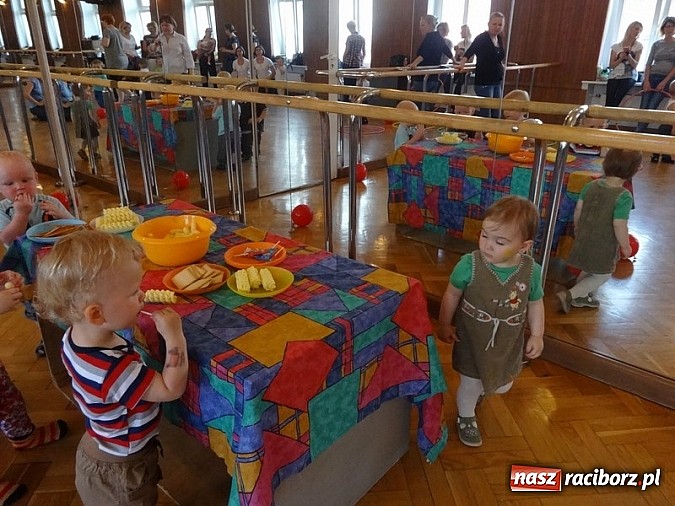 Zdjęcie w galerii na portalu naszraciborz.pl: Majówki grupy Fiku-miku w RCK wiadomości z regionu