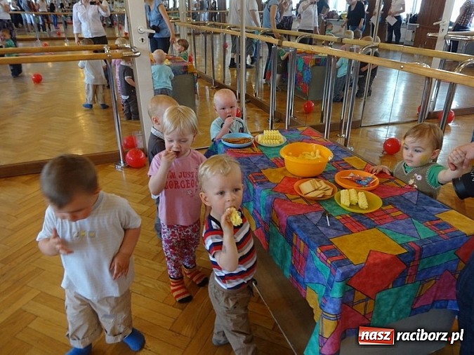 Zdjęcie w galerii na portalu naszraciborz.pl: Majówki grupy Fiku-miku w RCK wiadomości z regionu