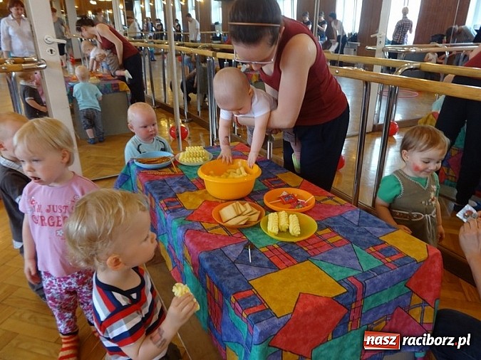 Zdjęcie w galerii na portalu naszraciborz.pl: Majówki grupy Fiku-miku w RCK wiadomości z regionu