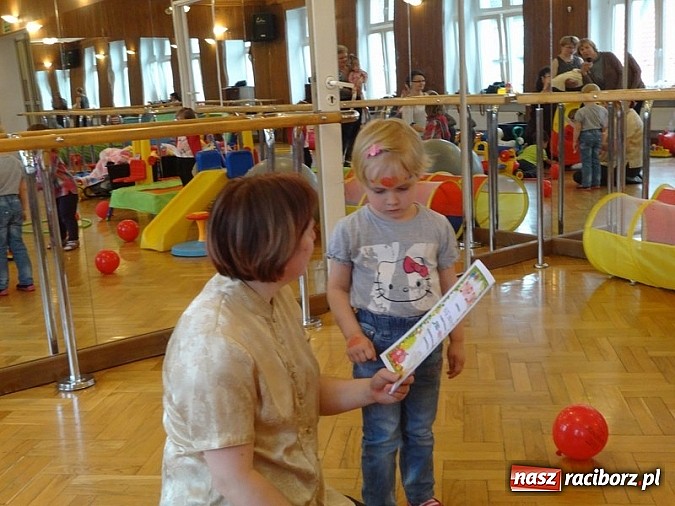 Zdjęcie w galerii na portalu naszraciborz.pl: Majówki grupy Fiku-miku w RCK wiadomości z regionu