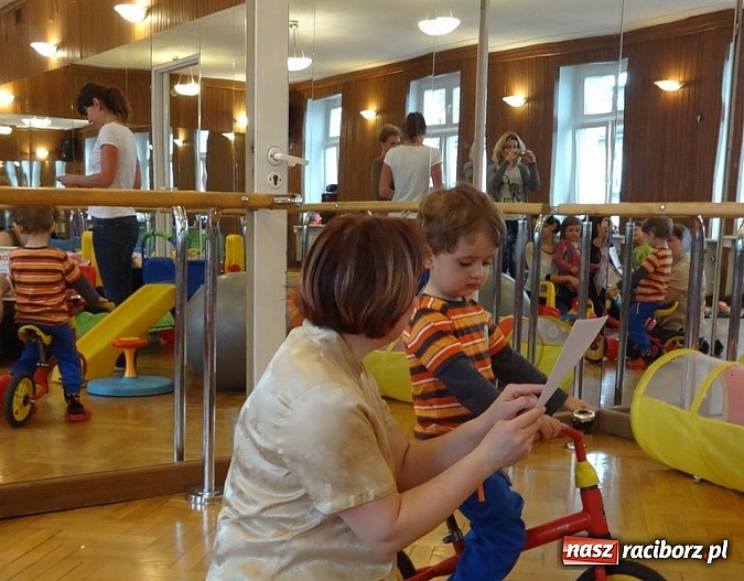 Zdjęcie w galerii na portalu naszraciborz.pl: Majówki grupy Fiku-miku w RCK wiadomości z regionu