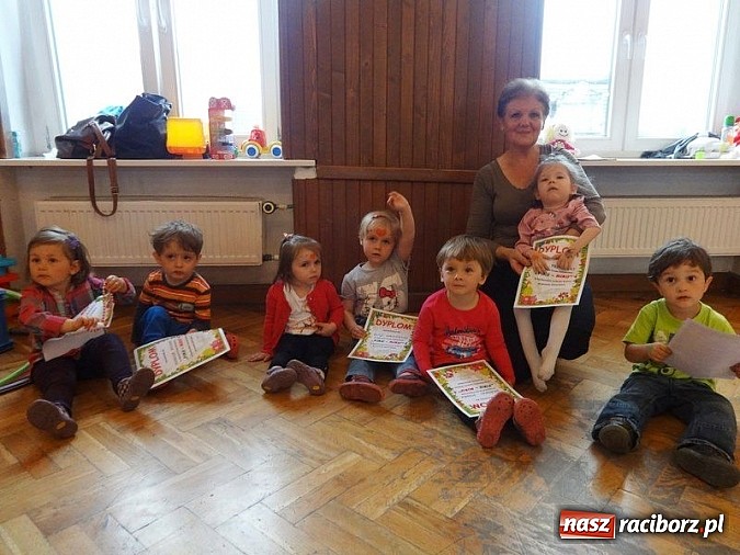 Zdjęcie w galerii na portalu naszraciborz.pl: Majówki grupy Fiku-miku w RCK wiadomości z regionu