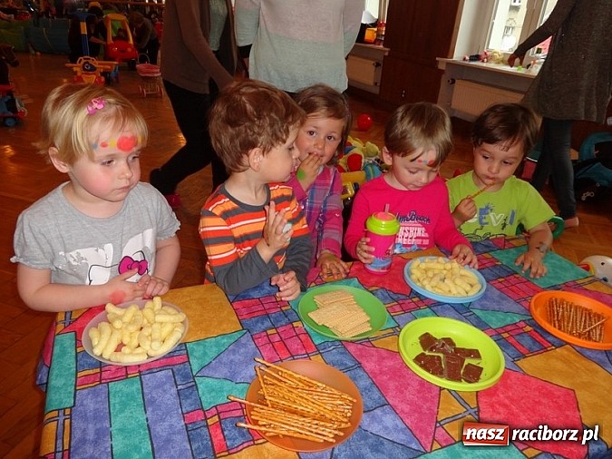 Zdjęcie w galerii na portalu naszraciborz.pl: Majówki grupy Fiku-miku w RCK wiadomości z regionu