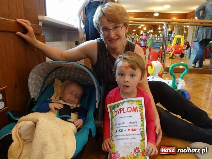 Zdjęcie w galerii na portalu naszraciborz.pl: Majówki grupy Fiku-miku w RCK wiadomości z regionu