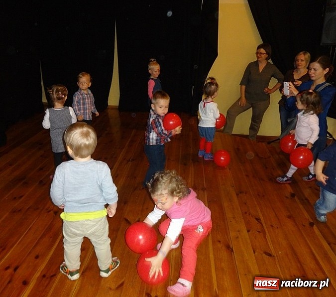 Zdjęcie w galerii na portalu naszraciborz.pl: Majówki grupy Fiku-miku w RCK wiadomości z regionu