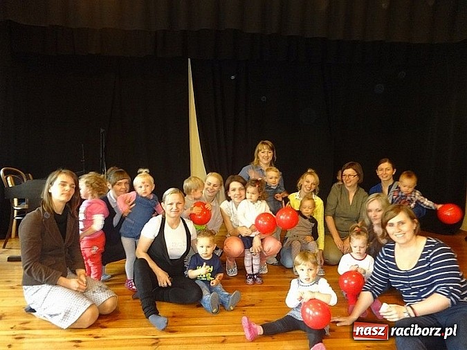 Zdjęcie w galerii na portalu naszraciborz.pl: Majówki grupy Fiku-miku w RCK wiadomości z regionu