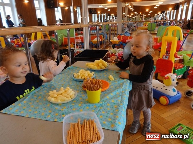 Zdjęcie w galerii na portalu naszraciborz.pl: Majówki grupy Fiku-miku w RCK wiadomości z regionu