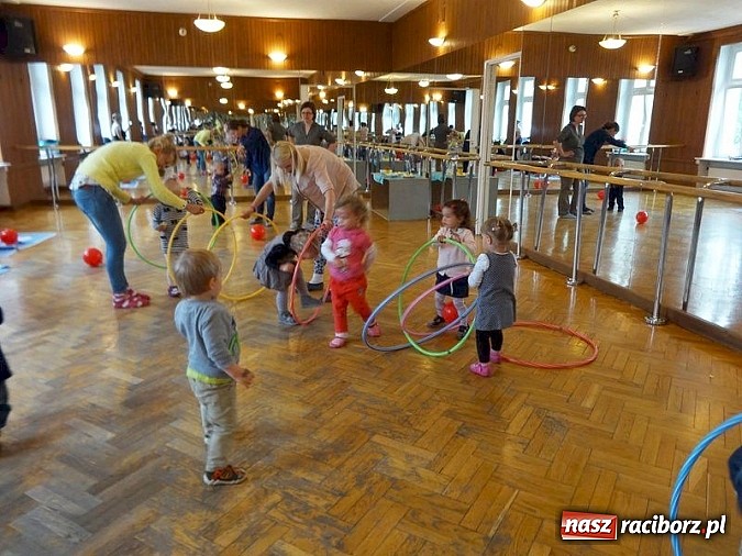 Zdjęcie w galerii na portalu naszraciborz.pl: Majówki grupy Fiku-miku w RCK wiadomości z regionu