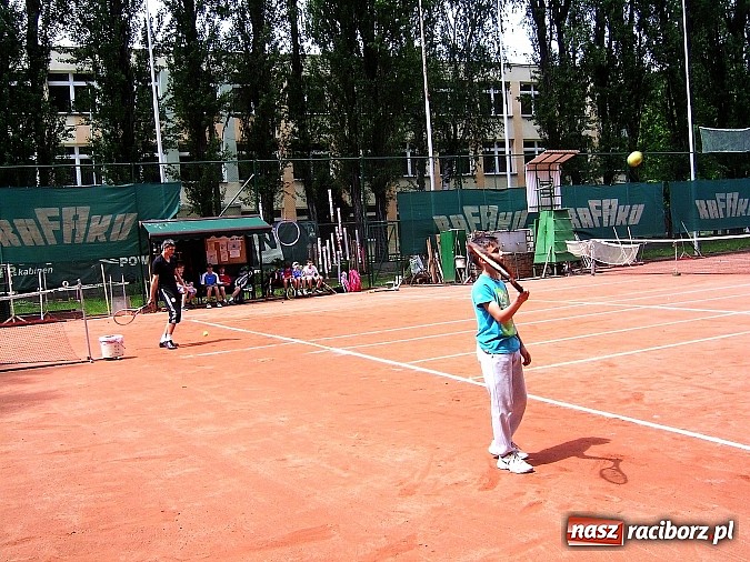 Zdjęcie w galerii na portalu naszraciborz.pl: Tenisowy Dzień Dziecka na korcie w Rafako wiadomości z regionu