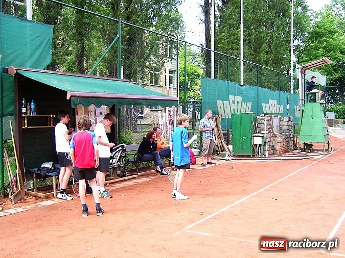 Zdjęcie w galerii na portalu naszraciborz.pl: Tenisowy Dzień Dziecka na korcie w Rafako wiadomości z regionu
