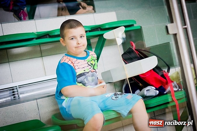 Zdjęcie w galerii na portalu naszraciborz.pl: X Halowe Zawody Szybowc&oacute;w Styropianowych wiadomości z regionu