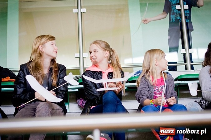 Zdjęcie w galerii na portalu naszraciborz.pl: X Halowe Zawody Szybowc&oacute;w Styropianowych wiadomości z regionu