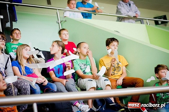 Zdjęcie w galerii na portalu naszraciborz.pl: X Halowe Zawody Szybowc&oacute;w Styropianowych wiadomości z regionu