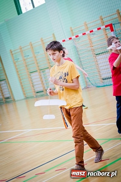 Zdjęcie w galerii na portalu naszraciborz.pl: X Halowe Zawody Szybowc&oacute;w Styropianowych wiadomości z regionu