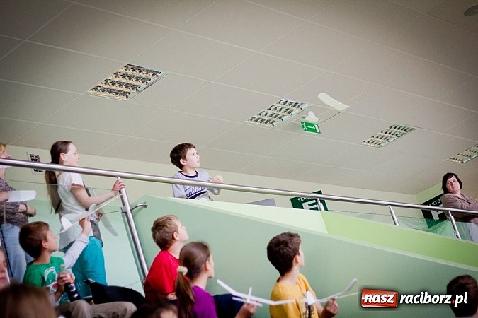 Zdjęcie w galerii na portalu naszraciborz.pl: X Halowe Zawody Szybowc&oacute;w Styropianowych wiadomości z regionu