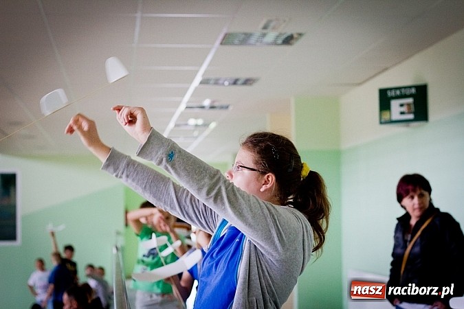 Zdjęcie w galerii na portalu naszraciborz.pl: X Halowe Zawody Szybowc&oacute;w Styropianowych wiadomości z regionu