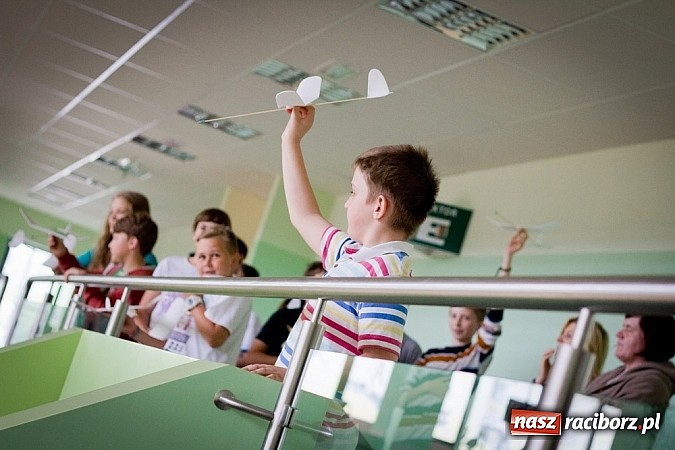 Zdjęcie w galerii na portalu naszraciborz.pl: X Halowe Zawody Szybowc&oacute;w Styropianowych wiadomości z regionu