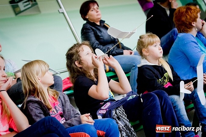 Zdjęcie w galerii na portalu naszraciborz.pl: X Halowe Zawody Szybowc&oacute;w Styropianowych wiadomości z regionu