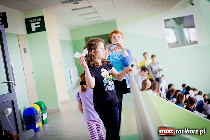 Zdjęcie w galerii na portalu naszraciborz.pl: X Halowe Zawody Szybowc&oacute;w Styropianowych wiadomości z regionu