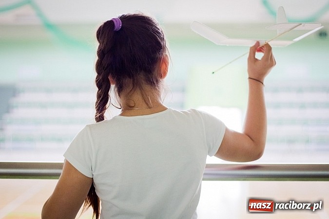 Zdjęcie w galerii na portalu naszraciborz.pl: X Halowe Zawody Szybowc&oacute;w Styropianowych wiadomości z regionu