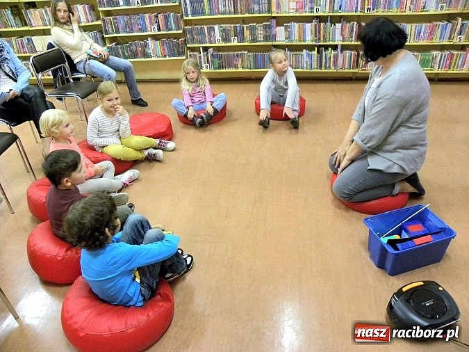 Zdjęcie w galerii na portalu naszraciborz.pl: Język angielski zagościł w bibliotece wiadomości z regionu