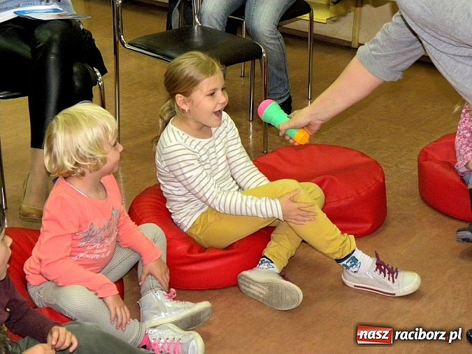 Zdjęcie w galerii na portalu naszraciborz.pl: Język angielski zagościł w bibliotece wiadomości z regionu