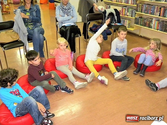 Zdjęcie w galerii na portalu naszraciborz.pl: Język angielski zagościł w bibliotece wiadomości z regionu
