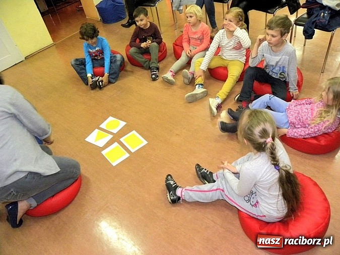 Zdjęcie w galerii na portalu naszraciborz.pl: Język angielski zagościł w bibliotece wiadomości z regionu
