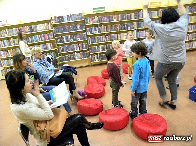 Zdjęcie w galerii na portalu naszraciborz.pl: Język angielski zagościł w bibliotece wiadomości z regionu