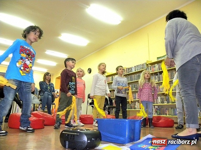 Zdjęcie w galerii na portalu naszraciborz.pl: Język angielski zagościł w bibliotece wiadomości z regionu
