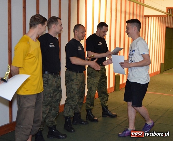 Zdjęcie w galerii na portalu naszraciborz.pl: Uczniowie SMS-u sprawdzali swoje umiejętności strzeleckie  wiadomości z regionu