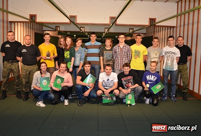 Zdjęcie w galerii na portalu naszraciborz.pl: Uczniowie SMS-u sprawdzali swoje umiejętności strzeleckie  wiadomości z regionu