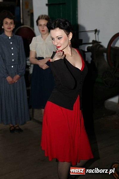 Zdjęcie w galerii na portalu naszraciborz.pl: Rudy szykują się na Industriadę. W weekend odbył się tu pokaz mody retro wiadomości z regionu