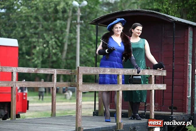 Zdjęcie w galerii na portalu naszraciborz.pl: Rudy szykują się na Industriadę. W weekend odbył się tu pokaz mody retro wiadomości z regionu