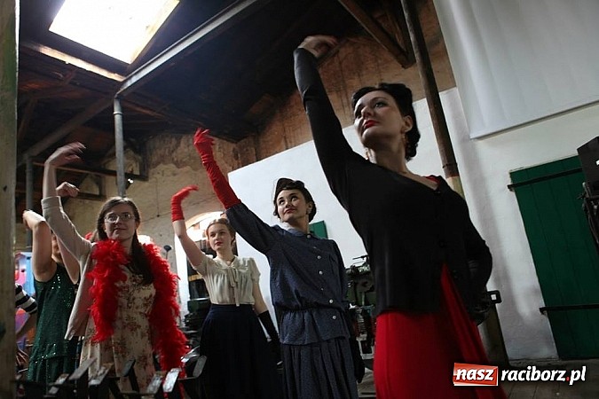 Zdjęcie w galerii na portalu naszraciborz.pl: Rudy szykują się na Industriadę. W weekend odbył się tu pokaz mody retro wiadomości z regionu