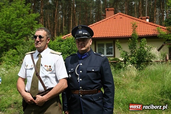 Zdjęcie w galerii na portalu naszraciborz.pl: Rudy szykują się na Industriadę. W weekend odbył się tu pokaz mody retro wiadomości z regionu