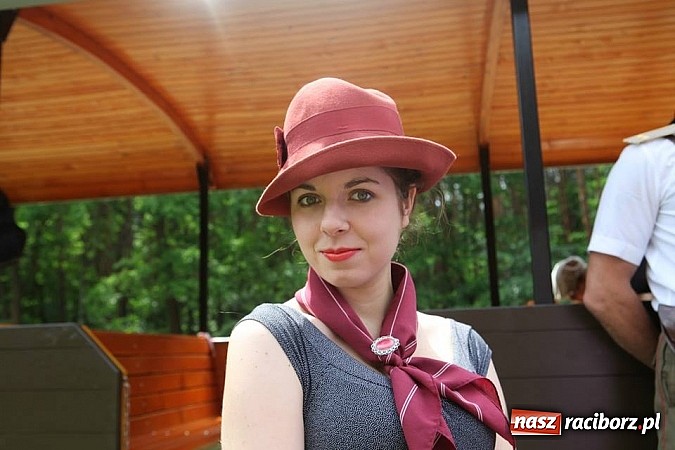 Zdjęcie w galerii na portalu naszraciborz.pl: Rudy szykują się na Industriadę. W weekend odbył się tu pokaz mody retro wiadomości z regionu