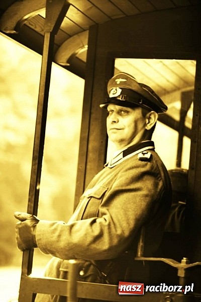 Zdjęcie w galerii na portalu naszraciborz.pl: Rudy szykują się na Industriadę. W weekend odbył się tu pokaz mody retro wiadomości z regionu