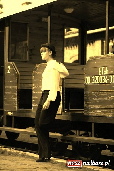 Zdjęcie w galerii na portalu naszraciborz.pl: Rudy szykują się na Industriadę. W weekend odbył się tu pokaz mody retro wiadomości z regionu