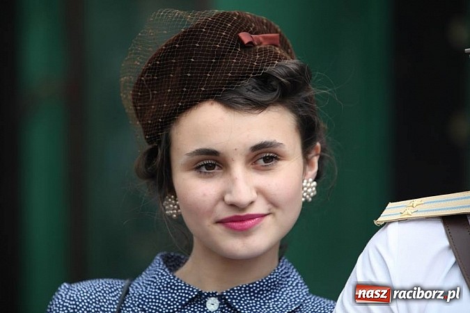 Zdjęcie w galerii na portalu naszraciborz.pl: Rudy szykują się na Industriadę. W weekend odbył się tu pokaz mody retro wiadomości z regionu