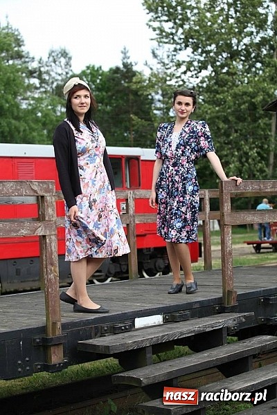 Zdjęcie w galerii na portalu naszraciborz.pl: Rudy szykują się na Industriadę. W weekend odbył się tu pokaz mody retro wiadomości z regionu