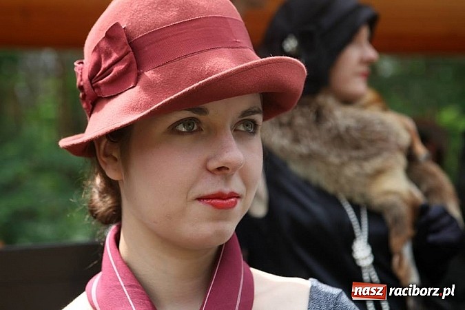 Zdjęcie w galerii na portalu naszraciborz.pl: Rudy szykują się na Industriadę. W weekend odbył się tu pokaz mody retro wiadomości z regionu