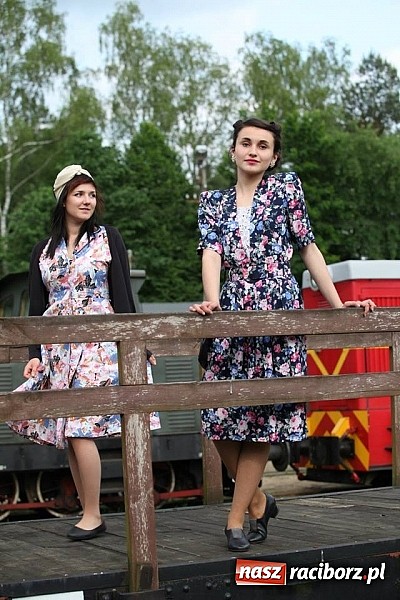 Zdjęcie w galerii na portalu naszraciborz.pl: Rudy szykują się na Industriadę. W weekend odbył się tu pokaz mody retro wiadomości z regionu