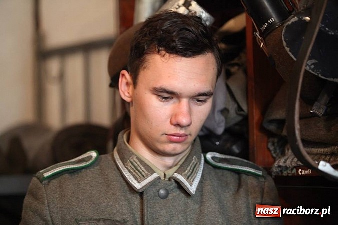 Zdjęcie w galerii na portalu naszraciborz.pl: Rudy szykują się na Industriadę. W weekend odbył się tu pokaz mody retro wiadomości z regionu