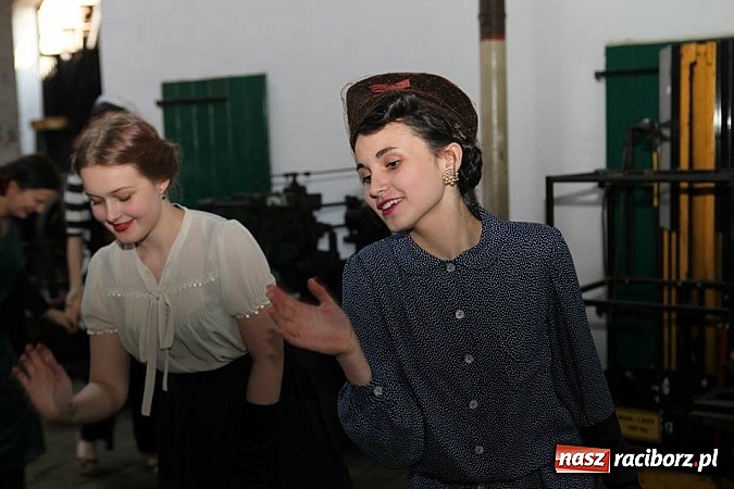 Zdjęcie w galerii na portalu naszraciborz.pl: Rudy szykują się na Industriadę. W weekend odbył się tu pokaz mody retro wiadomości z regionu