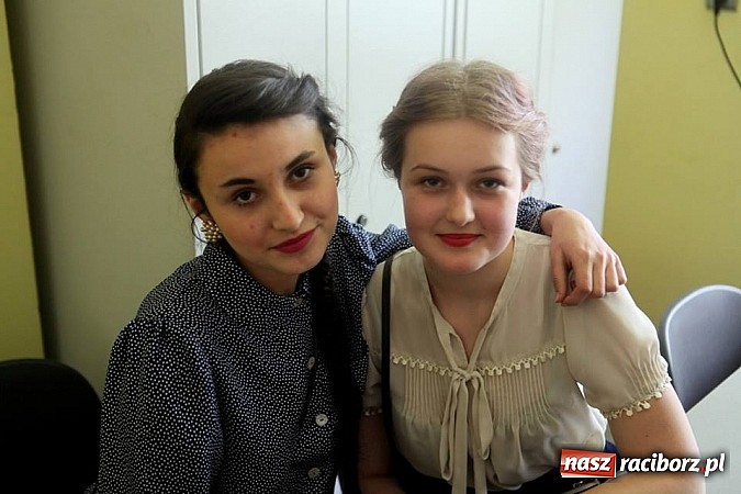 Zdjęcie w galerii na portalu naszraciborz.pl: Rudy szykują się na Industriadę. W weekend odbył się tu pokaz mody retro wiadomości z regionu