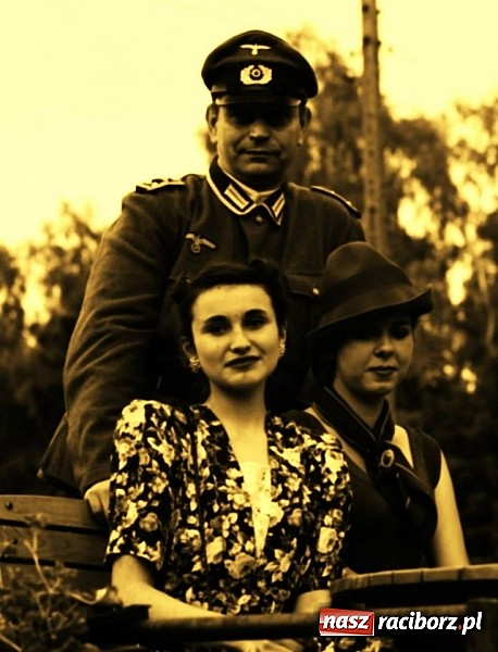 Zdjęcie w galerii na portalu naszraciborz.pl: Rudy szykują się na Industriadę. W weekend odbył się tu pokaz mody retro wiadomości z regionu