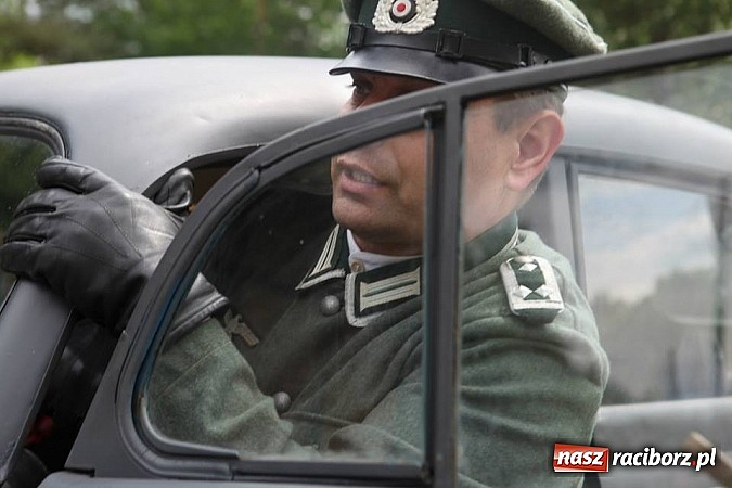 Zdjęcie w galerii na portalu naszraciborz.pl: Rudy szykują się na Industriadę. W weekend odbył się tu pokaz mody retro wiadomości z regionu